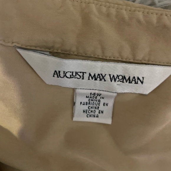 August Max woman Button up shirt. Size 14W. (Fits like a Women’s Large) - Picture 3 of 4